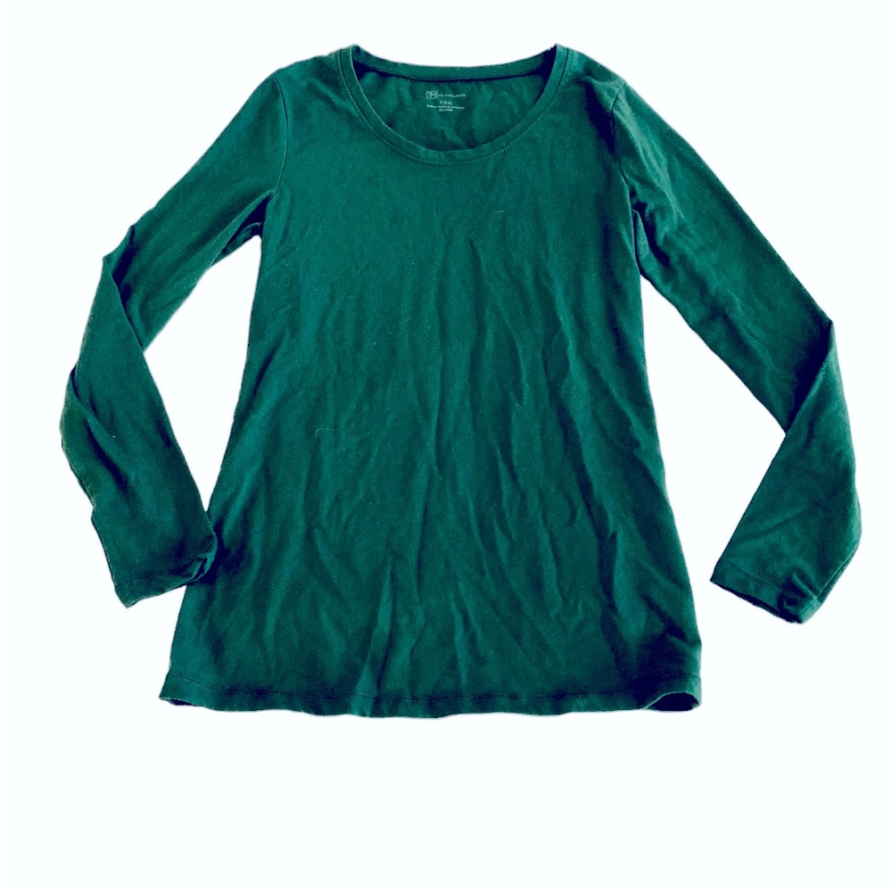 No Boundaries. Juniors small. Green long sleeve.